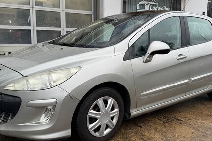 Peugeot 308 81.000 km 3.999 &euro; Saarbrücken 66115