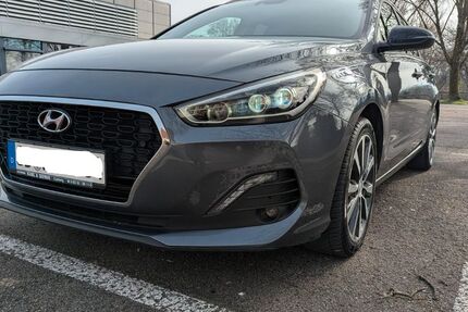 Hyundai i30 83.000 km 14.300 &euro; Saarbrücken 66130