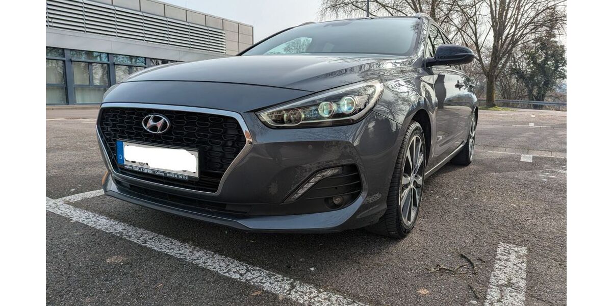 Hyundai i30 83.000 km 14.300 &euro; Saarbrücken 66130