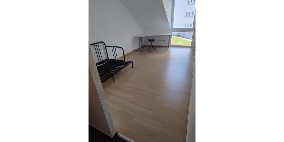 Dachgeschoßwohnung Saarbrücken Kieselhumes - 1 Zimmer, 22 m&sup2;, 484&euro; | Angebot:24651020