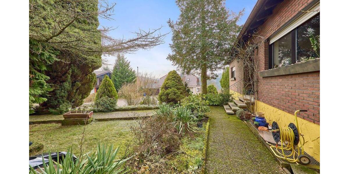 Einfamilienhaus Battweiler - 8 Zimmer, 229 m&sup2;, 245.000&euro; | Angebot:25691413