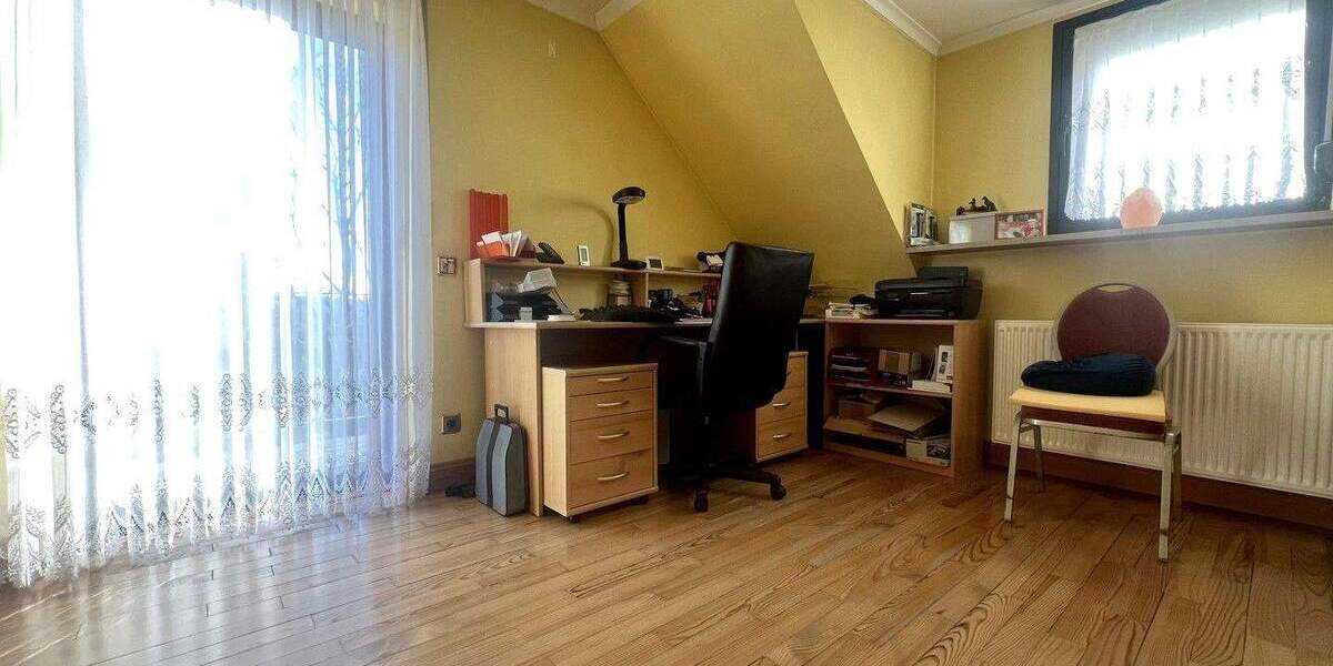 Einfamilienhaus Neunkirchen Innenstadt - 6 Zimmer, 210 m&sup2;, 395.000&euro; | Angebot:25755189