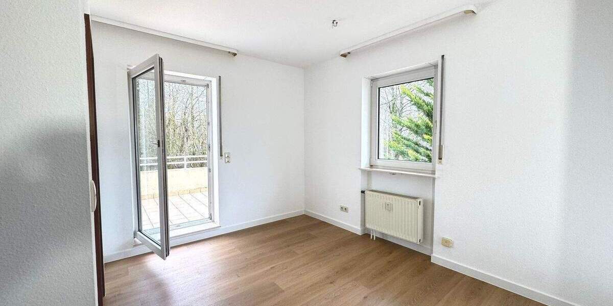 Etagenwohnung Saarbrücken St Arnual - 3 Zimmer, 89 m&sup2;, 960&euro; | Angebot:25743973