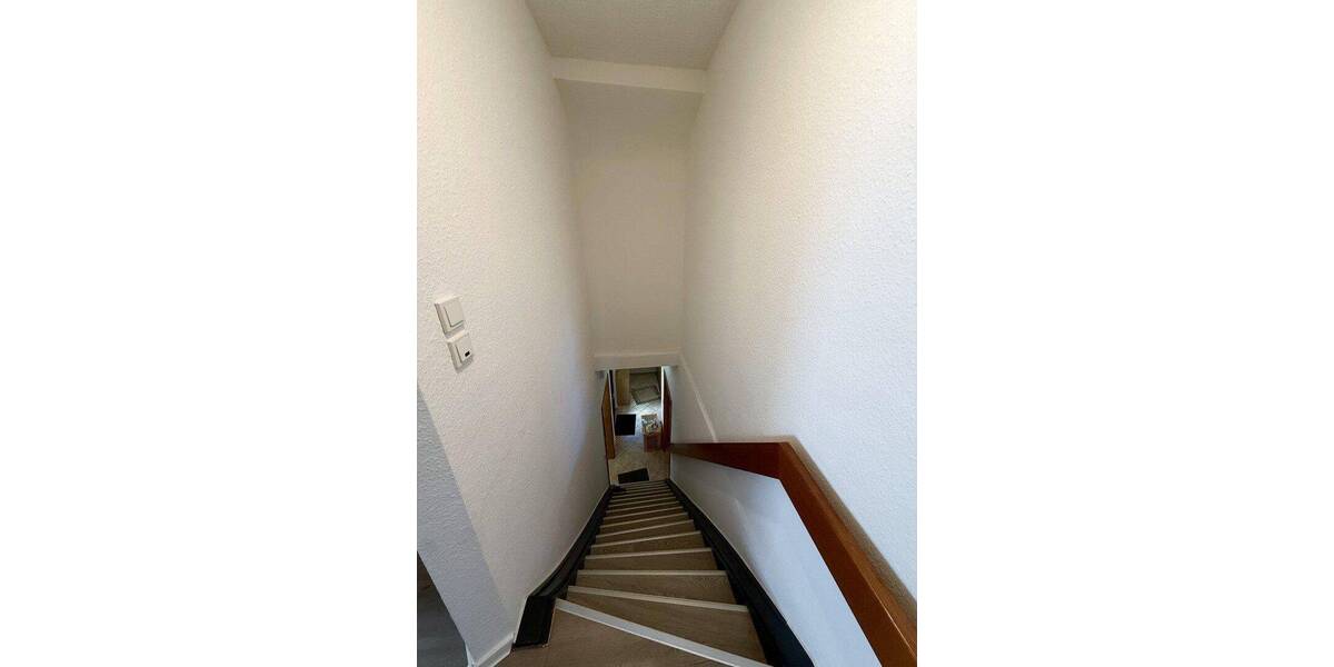 Einfamilienhaus Saarbrücken Dudweiler - 7 Zimmer, 140 m&sup2;, 199.000&euro; | Angebot:26840946