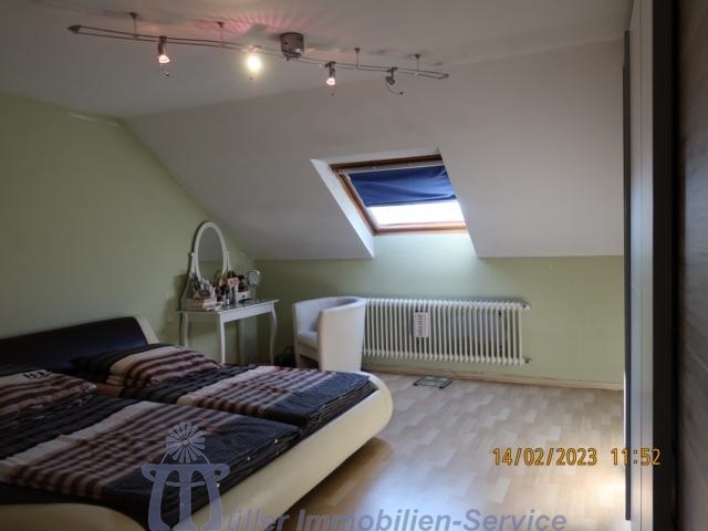 Großzügiges lichtdurchflutetes Zwei-Generationenhaus in schöner Stadtrandlage - Einfamilienhaus Homburg | Angebot:10240180