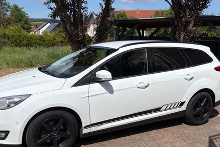 Ford Focus 108.685 km 8.700 &euro; Gersheim 66453