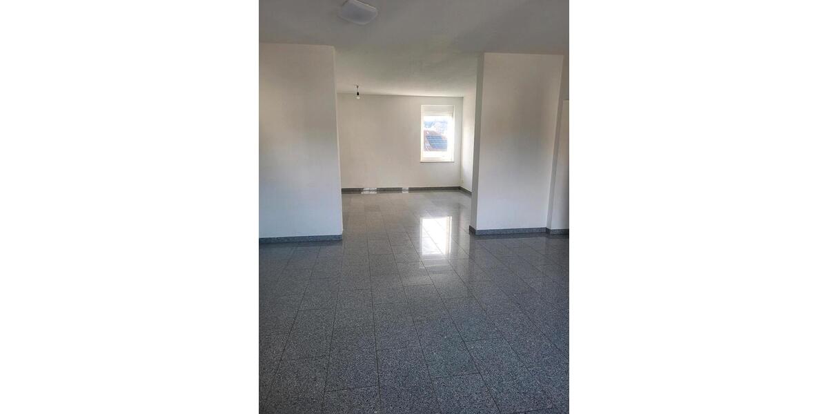 Etagenwohnung Blieskastel - 3 Zimmer, 95 m&sup2;, 760&euro; | Angebot:25419301