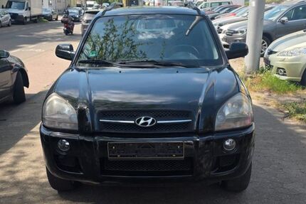 Hyundai TUCSON 201.000 km 2.900 &euro; Saarbrücken 66115