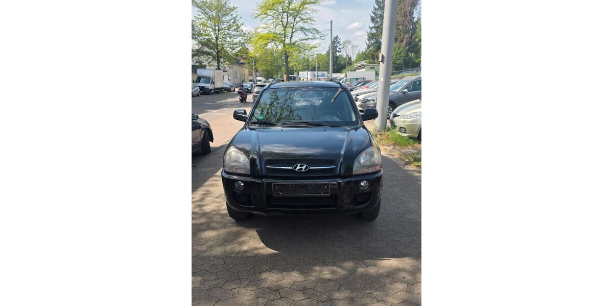 Hyundai TUCSON 201.000 km 2.900 &euro; Saarbrücken 66115
